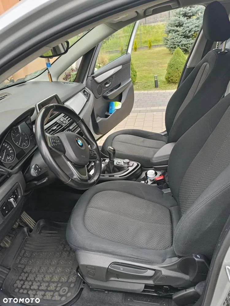 BMW Seria 2 218d - 6