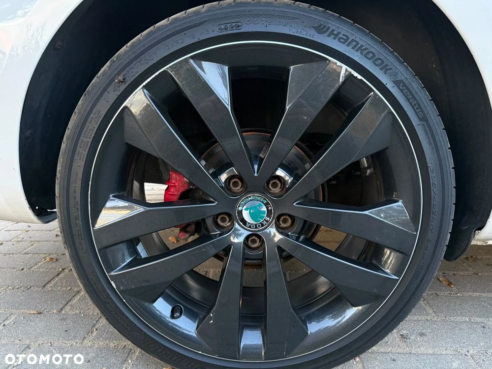 Skoda Fabia 1.4 TSI DSG RS - 22