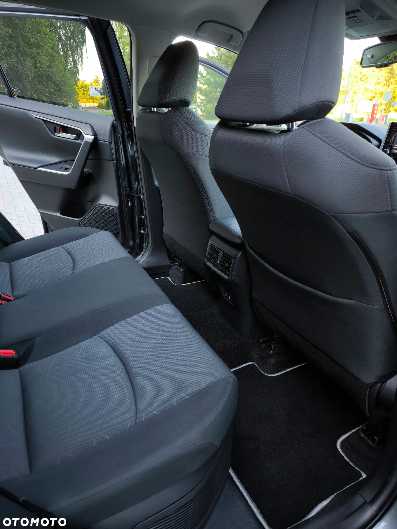 Toyota RAV4 - 12