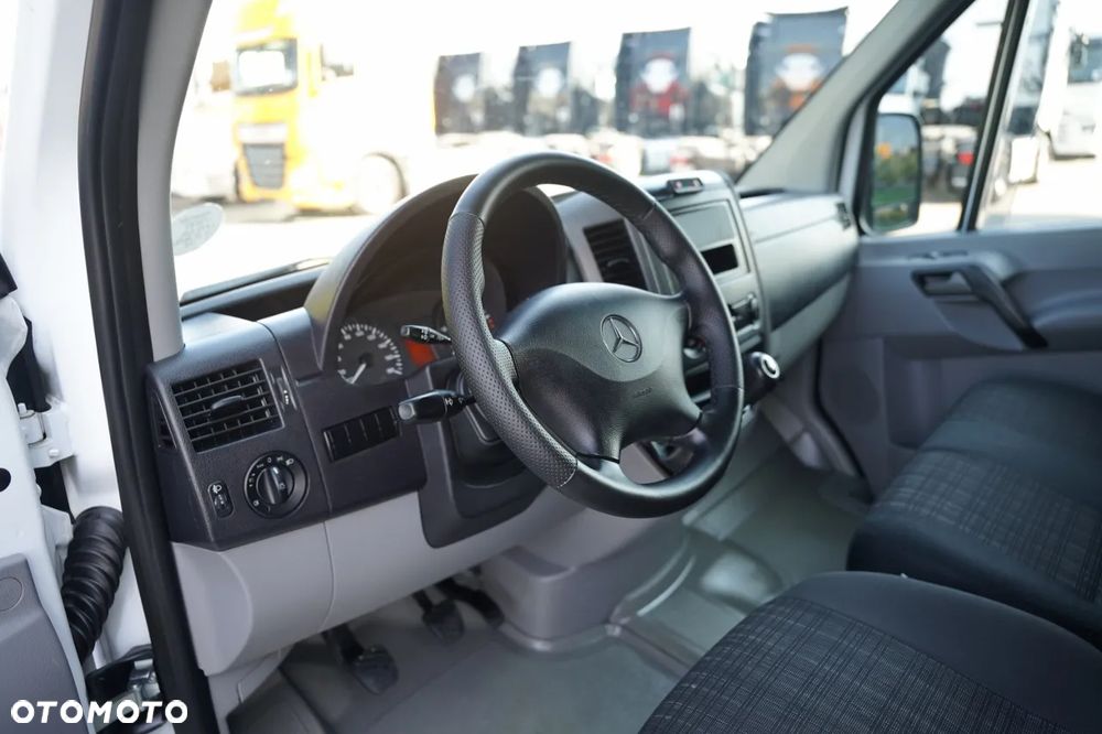 Mercedes-Benz SPRINTER 310 CDI / BRYGADÓWKA  7 MIEJSC / MANUAL / BLASZAK / FURGON - 25