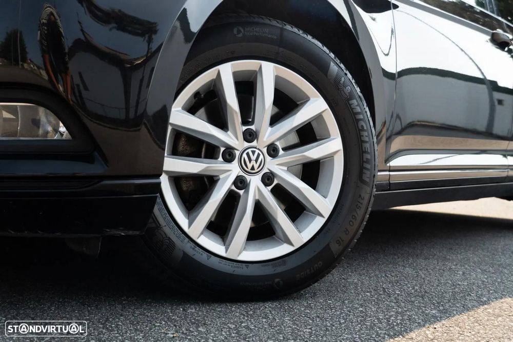 VW Passat Variant 1.6 TDI Confortline DSG - 23