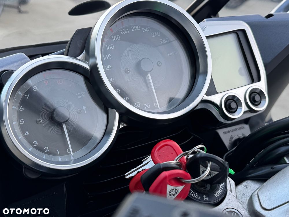 Yamaha FJR - 13