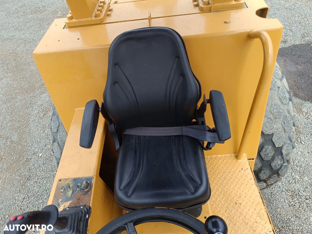 Caterpillar CS-563 - 11