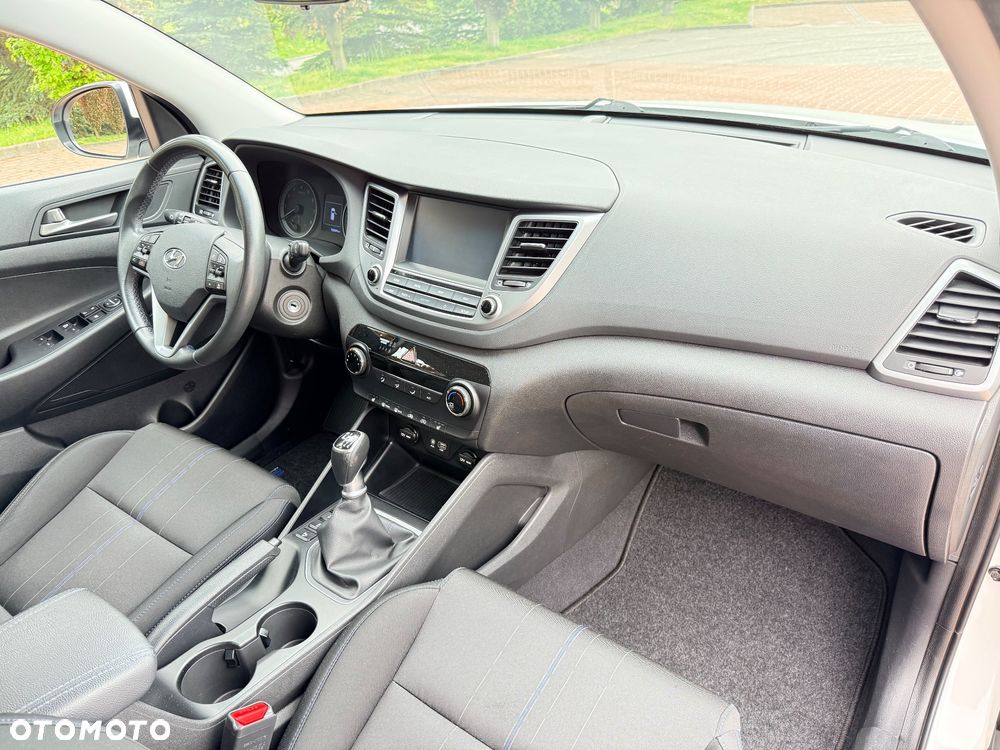 Hyundai Tucson blue 1.6 GDi 2WD Navi - 16