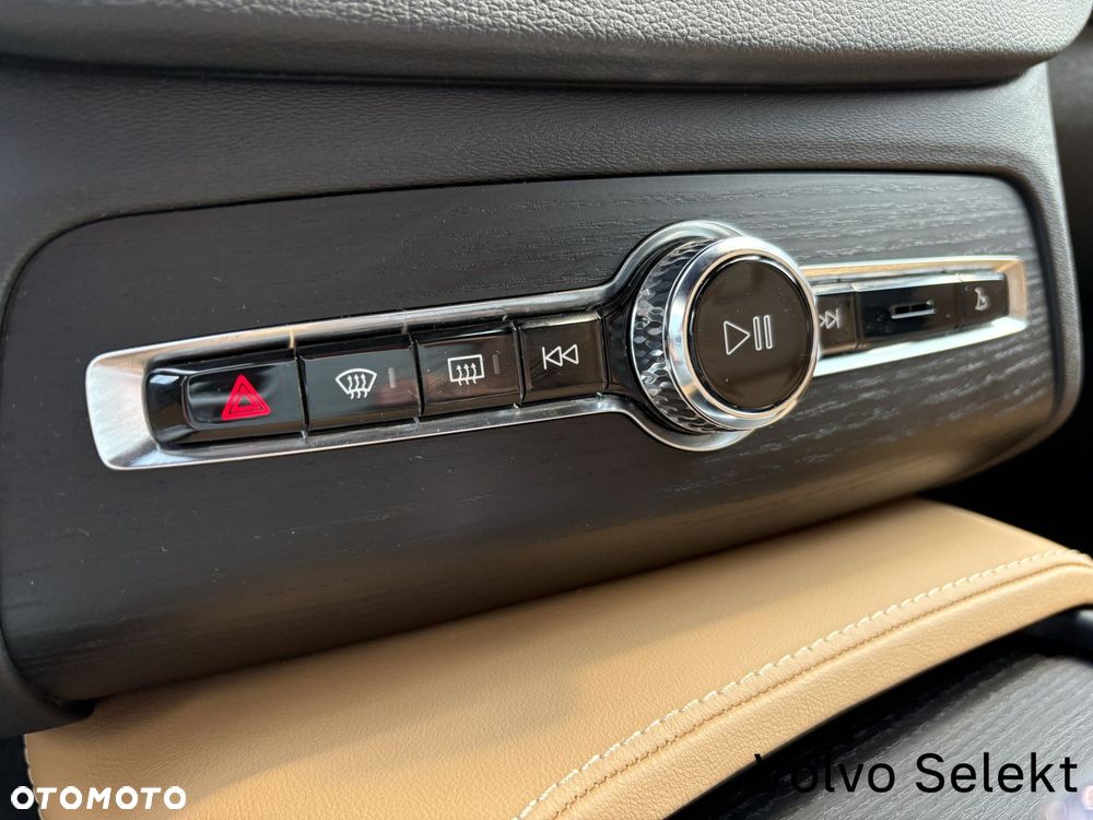 Volvo XC 90 - 16