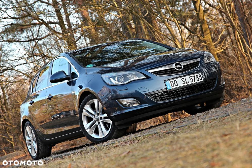 Opel Astra 1.6 Turbo - 4