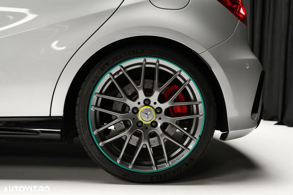 Mercedes-Benz A 45 AMG 4Matic AMG Speedshift 7G-DCT PETRONAS 2015 World Champion Edition - 8