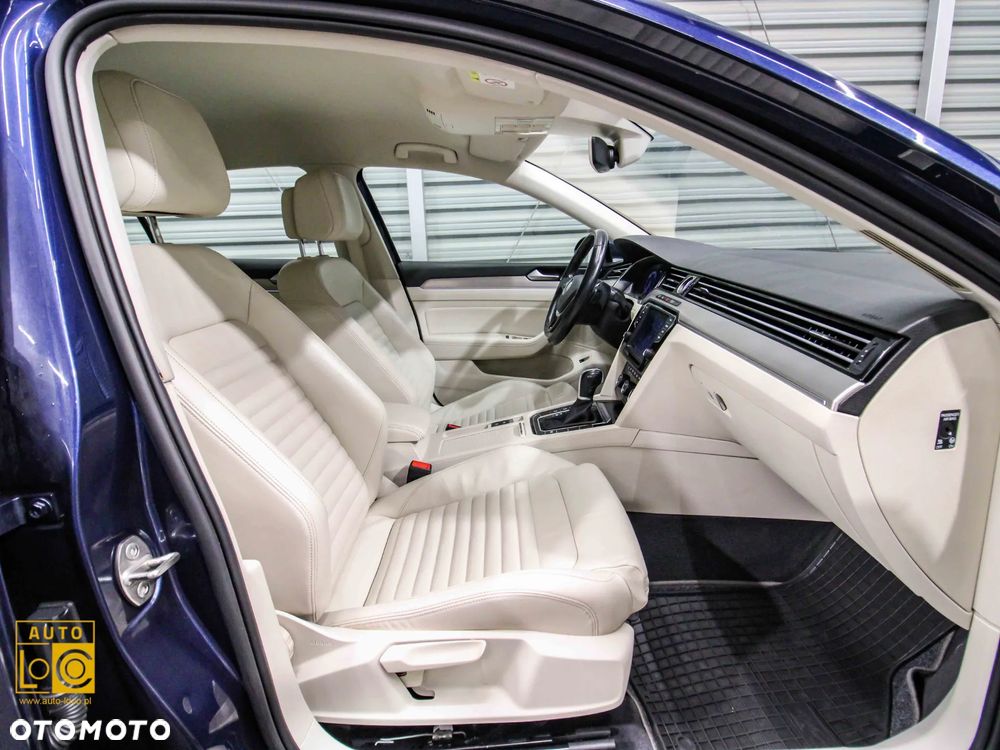 Volkswagen Passat - 10