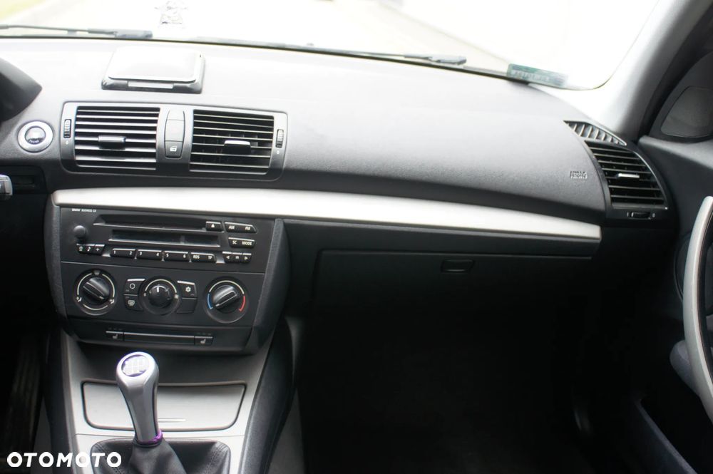 BMW Seria 1 118i - 27