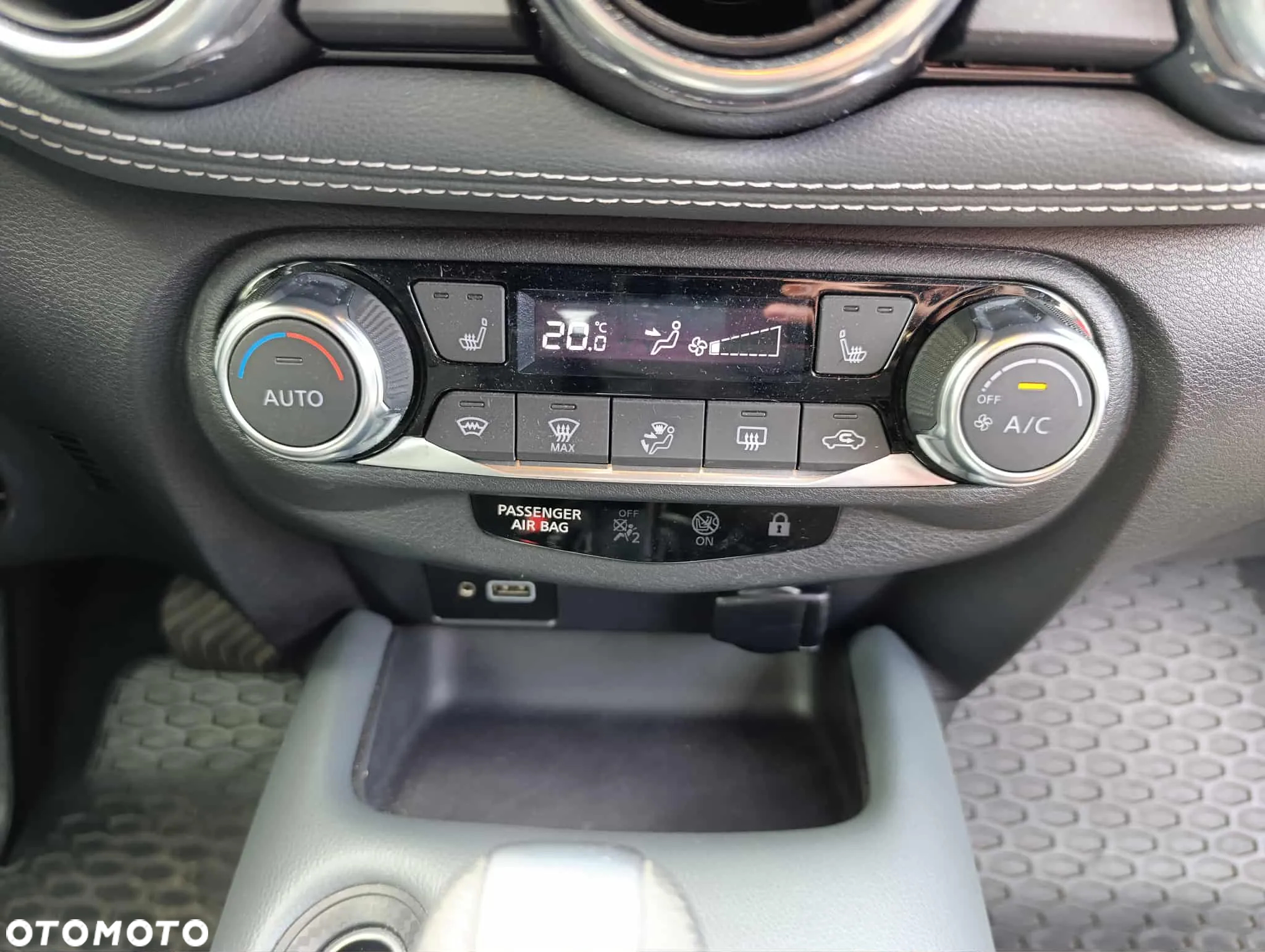 Nissan Juke 1.0 DIG-T N-Connecta DCT - 15