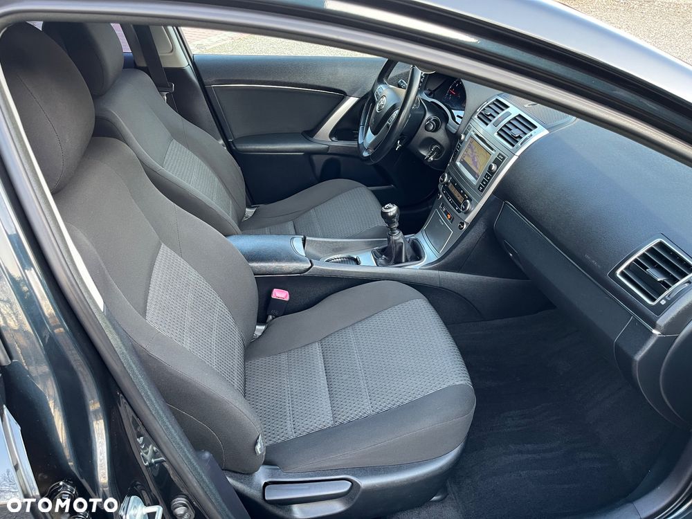 Toyota Avensis - 25