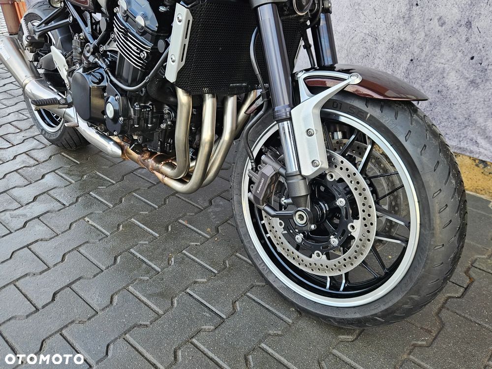 Kawasaki Z 900 RS - 11