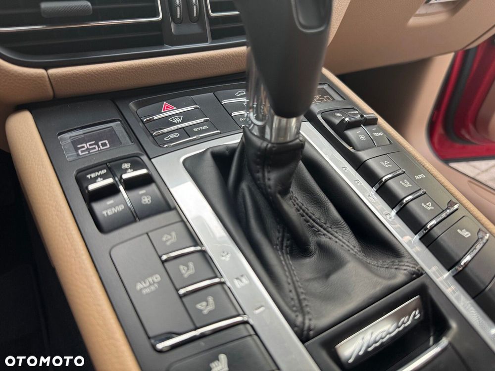 Porsche Macan Standard - 30