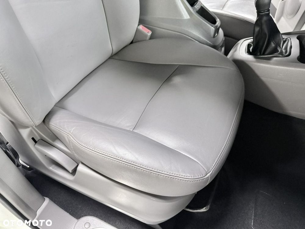 SsangYong/KGM Rodius 2.0 e-XDi200 Sapphire - 37