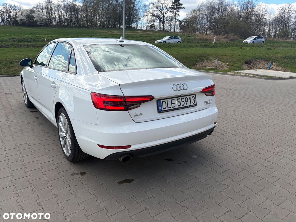 Audi A4 Limousine 2.0 TFSI ultra S tronic - 11
