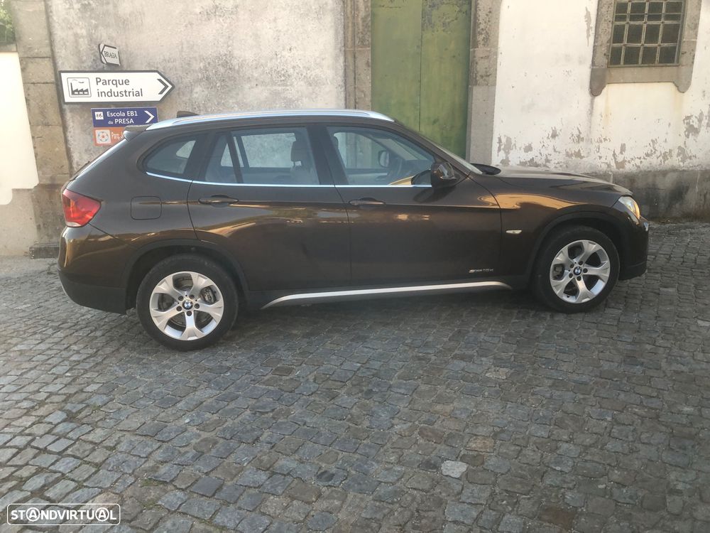 BMW X1 18 d sDrive xLine - 3