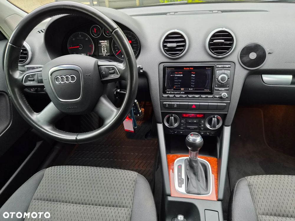 Audi A3 Sportback 1.6 TDI S tronic Attraction - 9