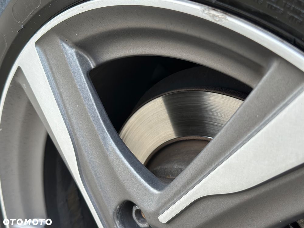 Volvo V40 D2 Drive-E R-Design Momentum - 8