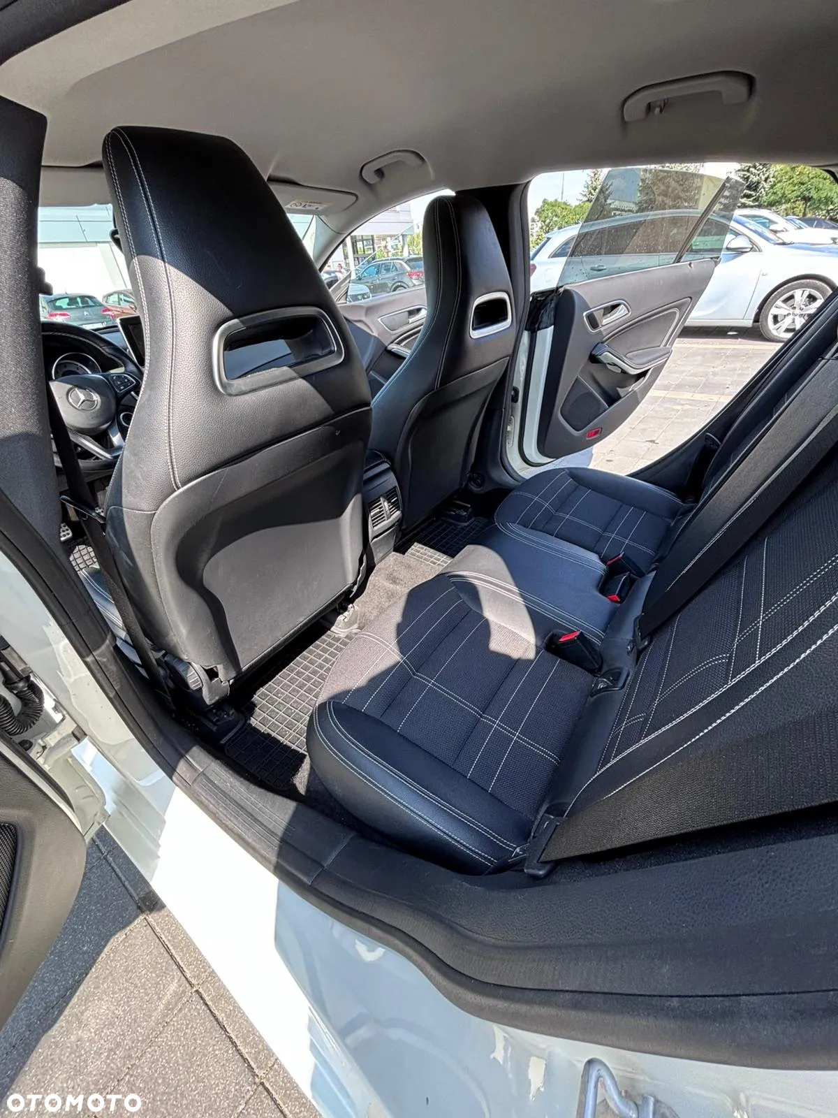 Mercedes-Benz CLA 180 d - 15