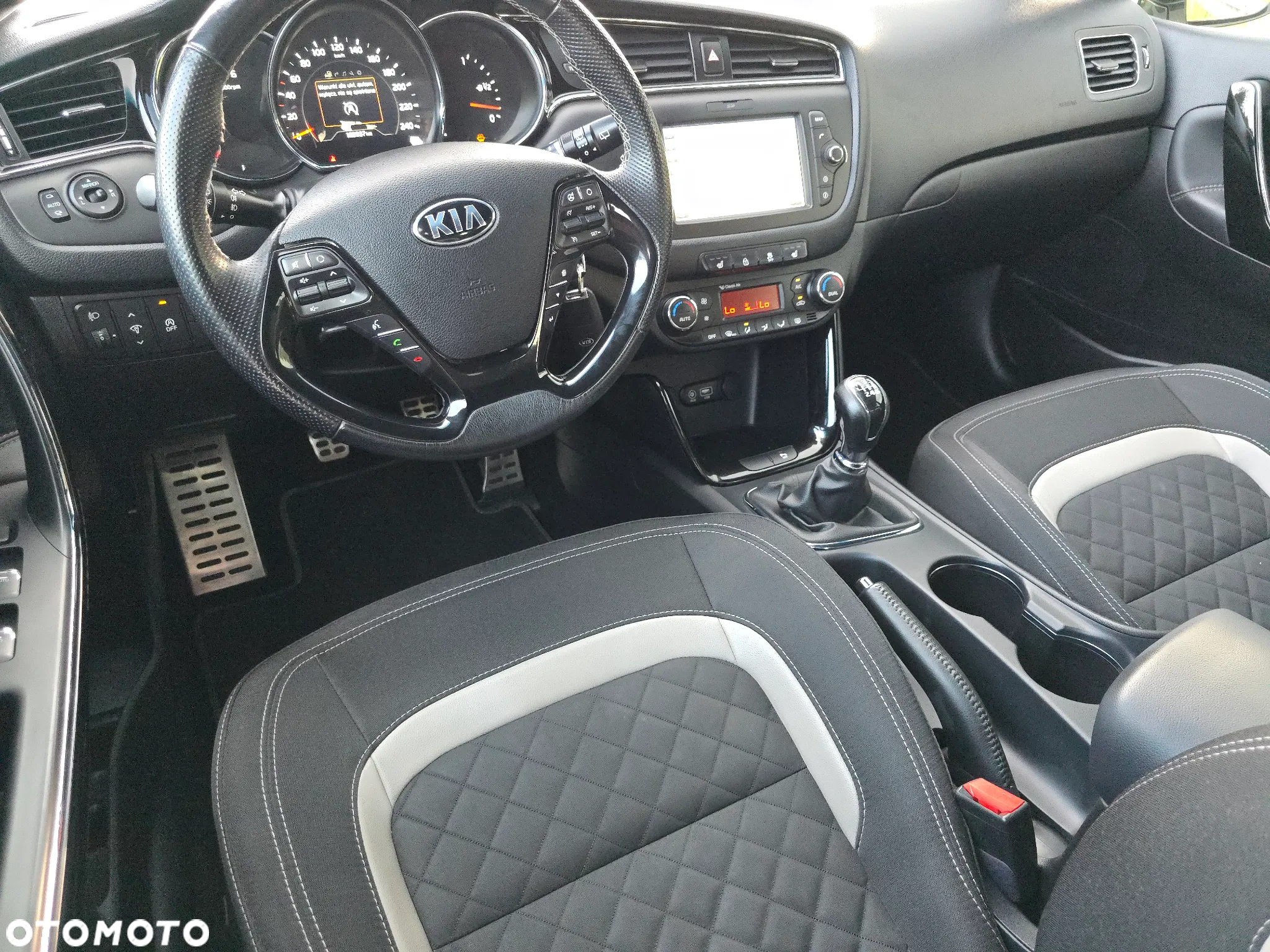 Kia Ceed 1.6 CRDi SCR GT-Line - 31
