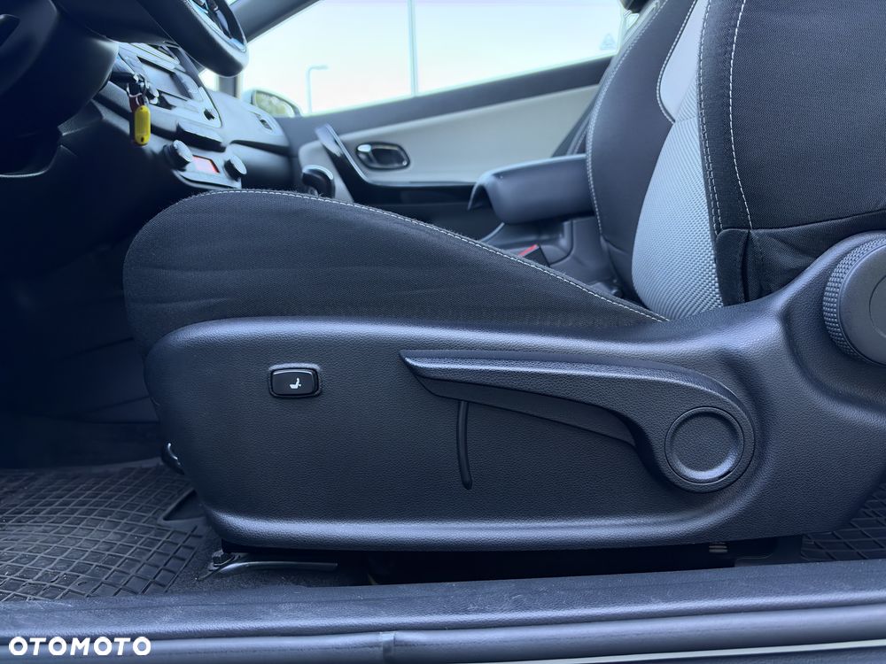 Kia Ceed - 22