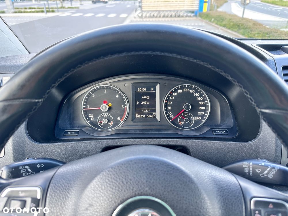 Volkswagen Caravelle - 14