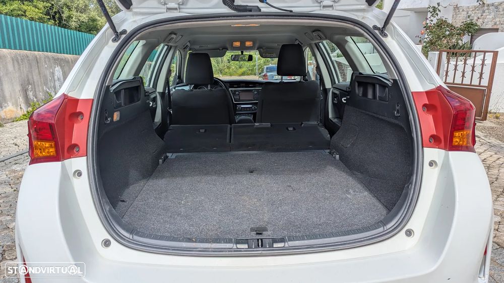 Toyota Auris 1.8 HSD P.Te.+17+E.Al.+Navi - 22
