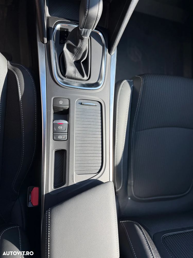 Renault Megane TCe 140 GPF EDC Techno - 15