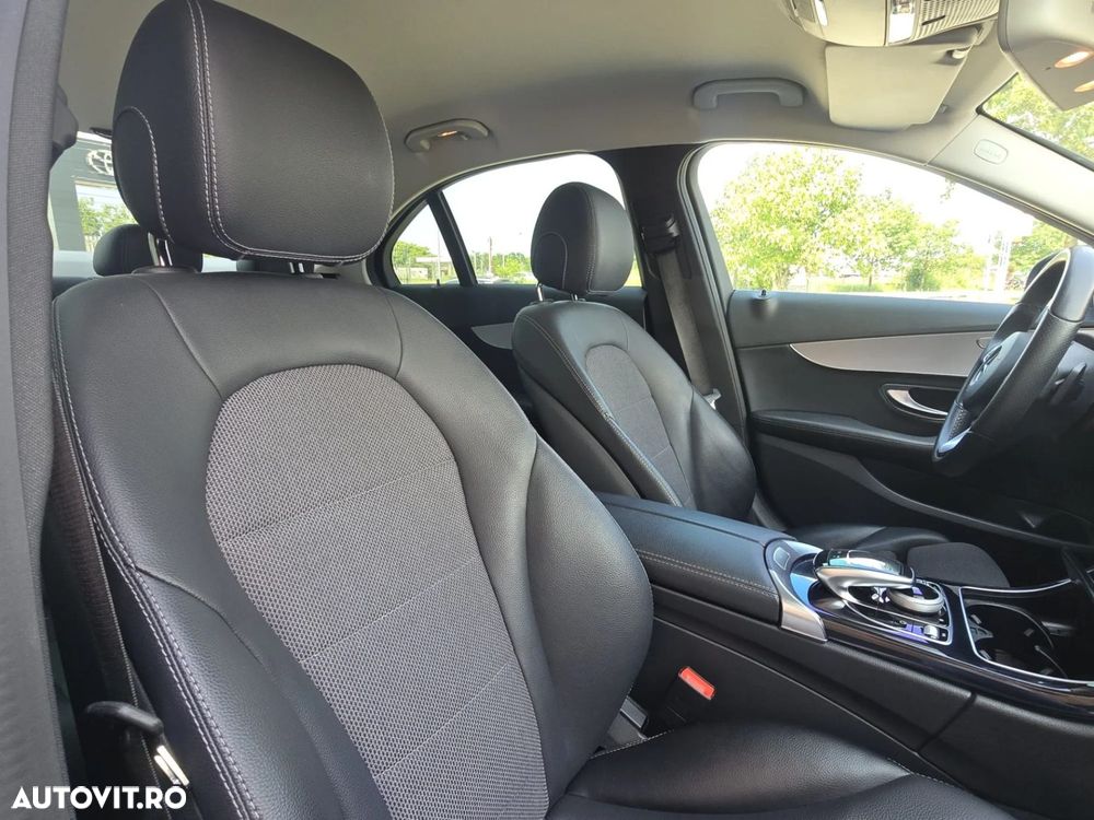 Mercedes-Benz C 200 4MATIC Aut. - 23