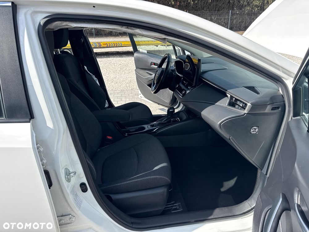 Toyota Corolla 1.8 Hybrid Comfort - 28