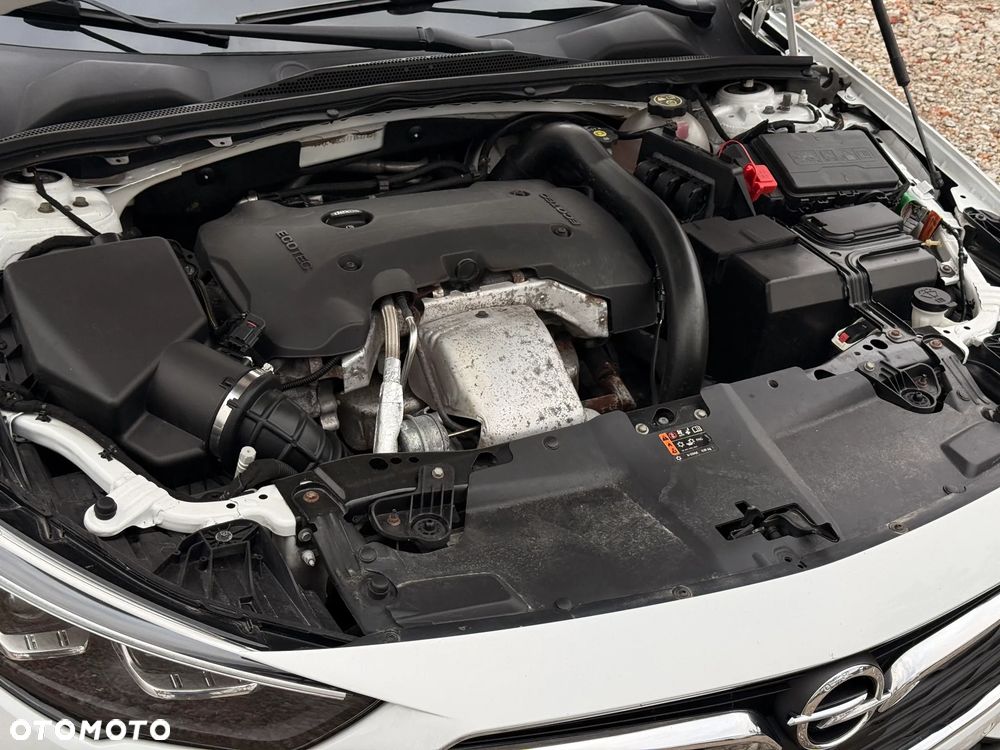Opel Insignia - 25