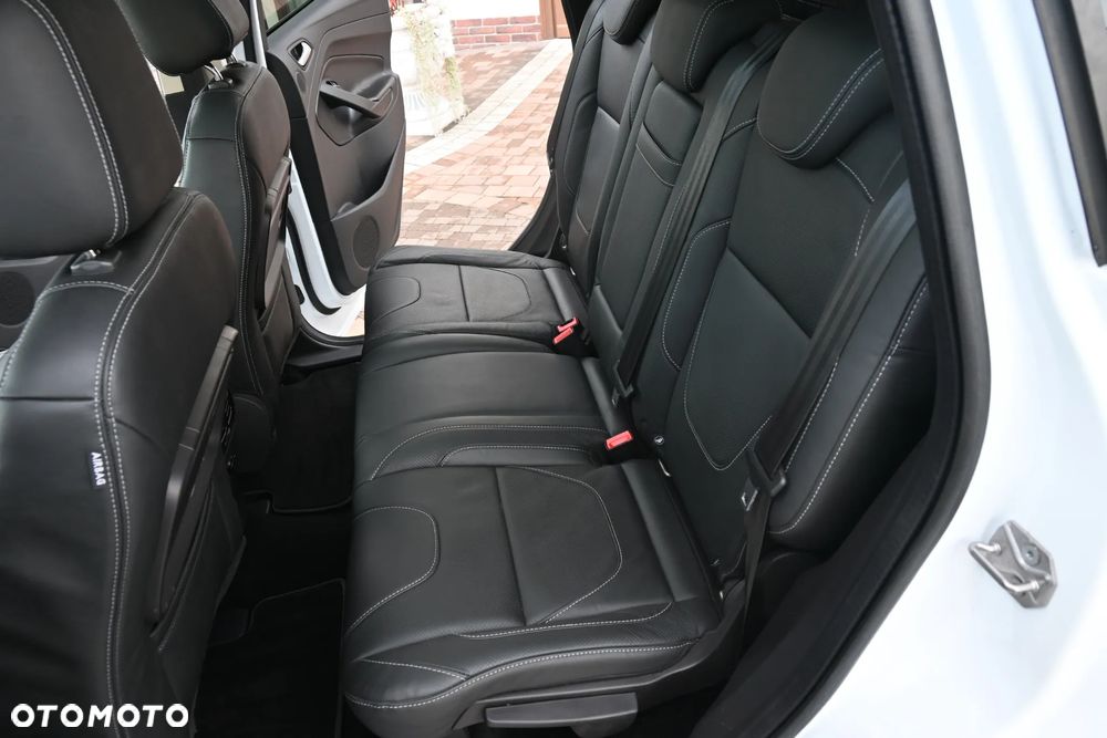 Ford Kuga 2.0 TDCi Individual MPS6 - 37