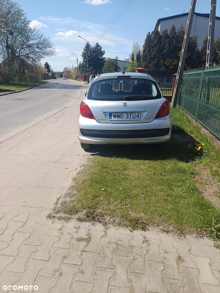 Peugeot 207 - 4