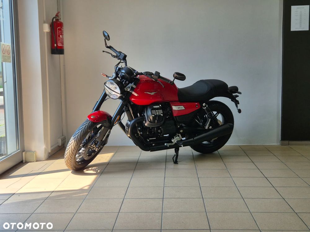 Moto Guzzi V7 - 3