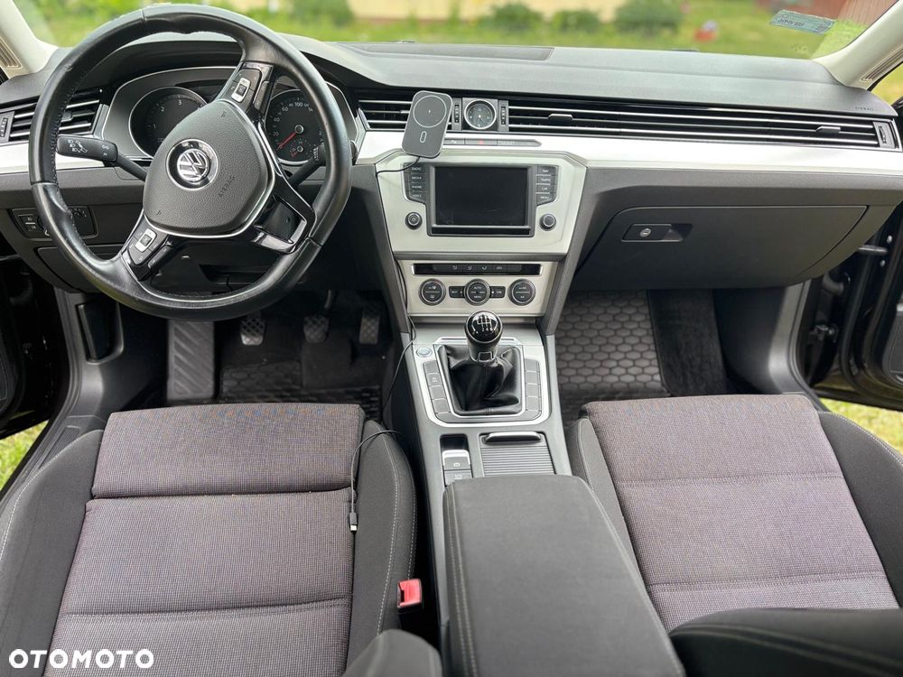 Volkswagen Passat Variant 2.0 TDI SCR BlueMotion Highline - 10