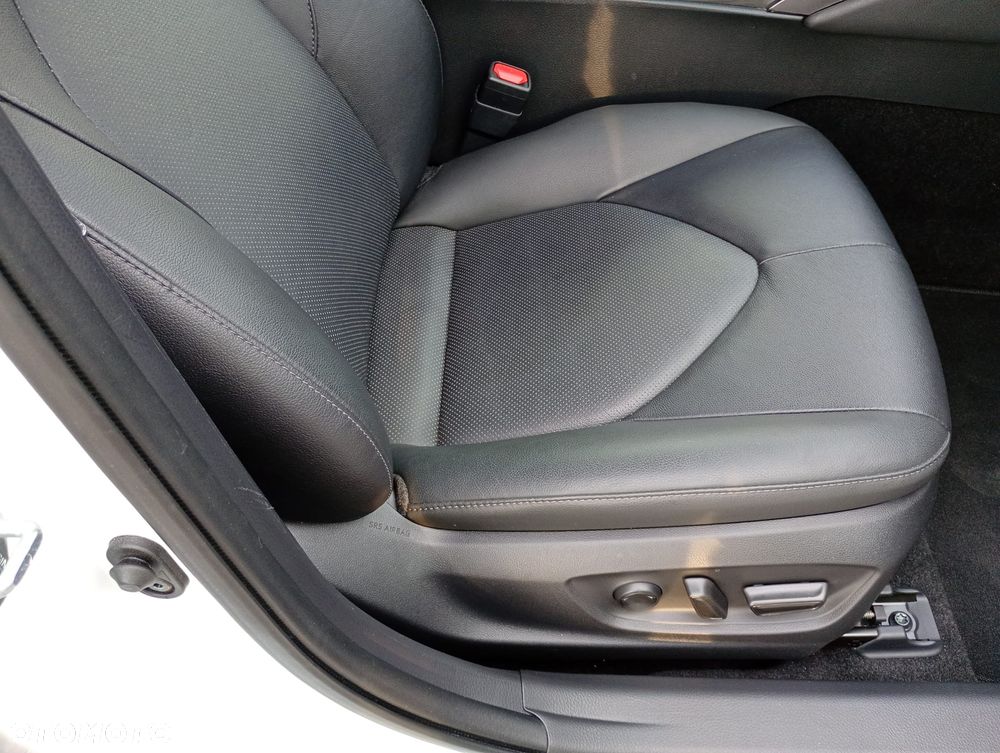 Toyota Camry 2.5 Hybrid Executive CVT - 22