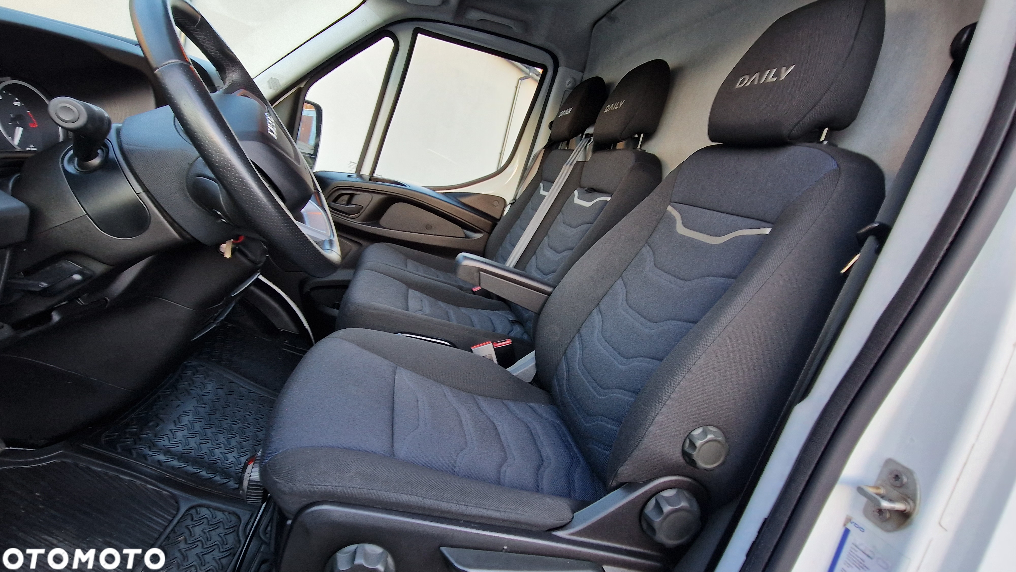Iveco DAILY HIMATIC MAX L4H2 35S16 160KM FUL LEDYDAILY MAXI 35s16 Klimatronik Kamera AKTYWNY Tempomat NOWE OPONY - 27