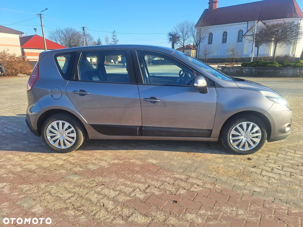 Renault Scenic 1.6 16V 110 Expression - 10
