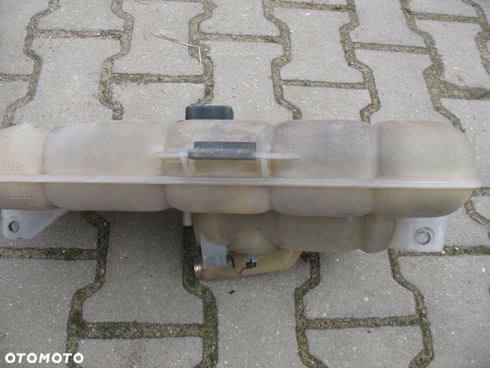 Zbiorniczek wyrównawczy Volvo FM12 FM13 - 2