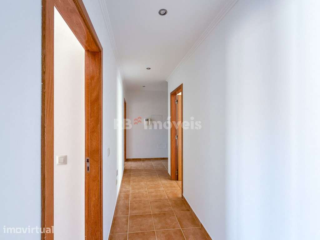 Apartamento T3 com Garagem e Arrecadação - Excelente Localização no... - Grande imagem: 5/33