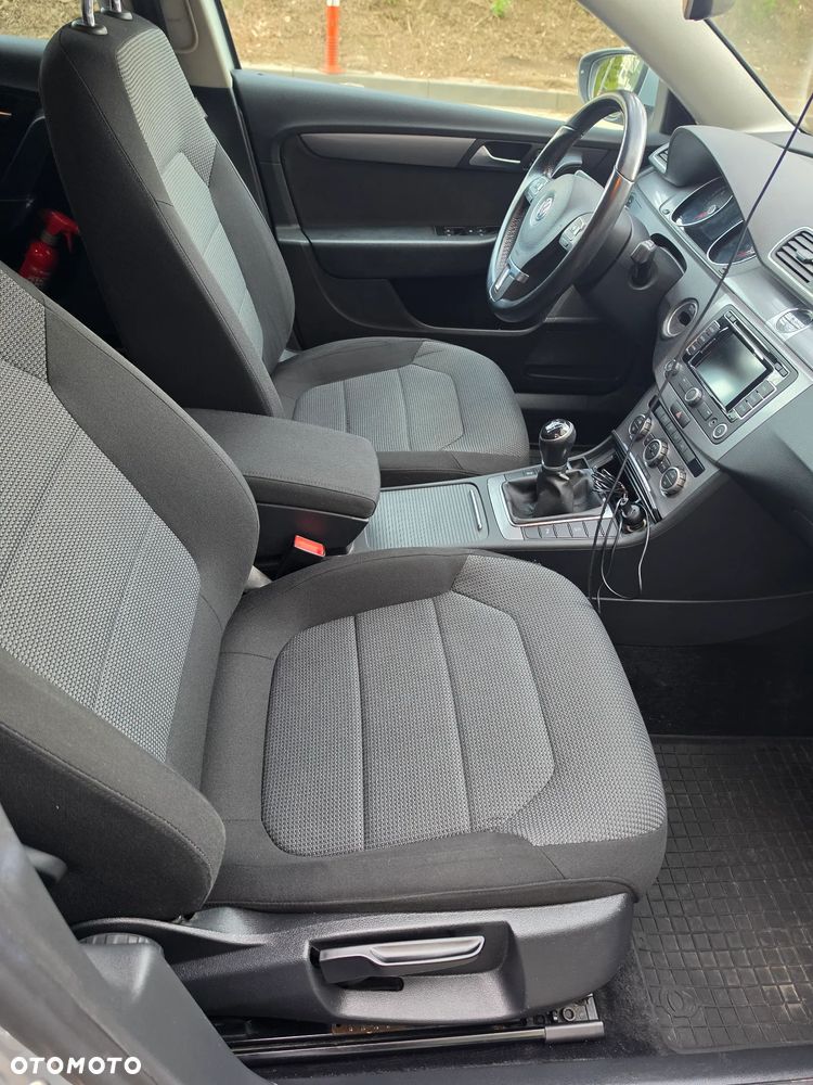Volkswagen Passat 2.0 TDI DPF Comfortline - 10