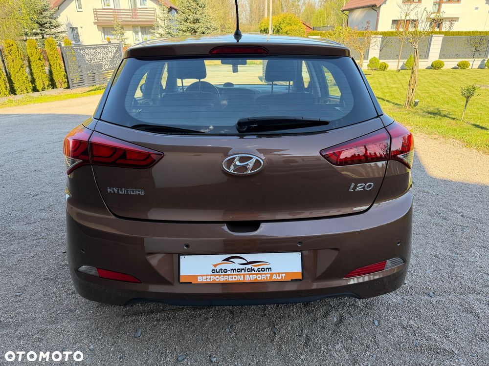 Hyundai i20 blue 1.2 Trend - 16