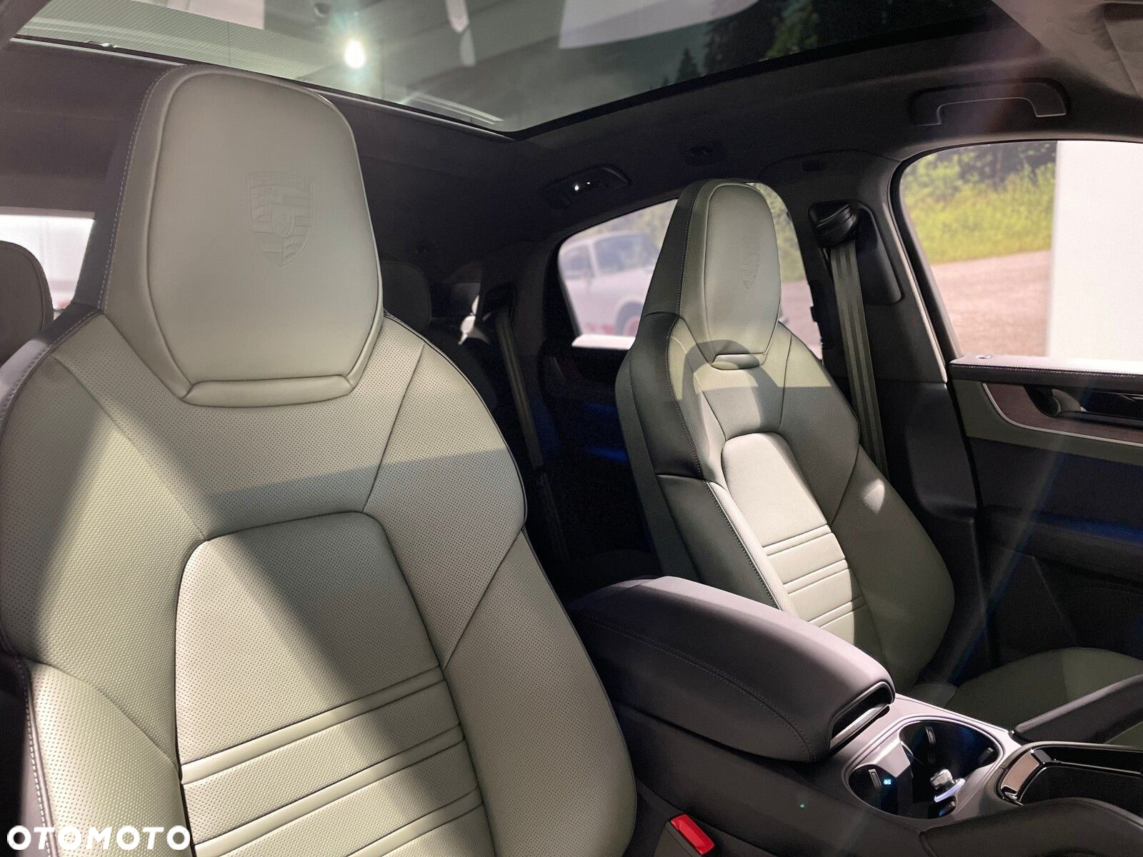 Porsche Cayenne - 32