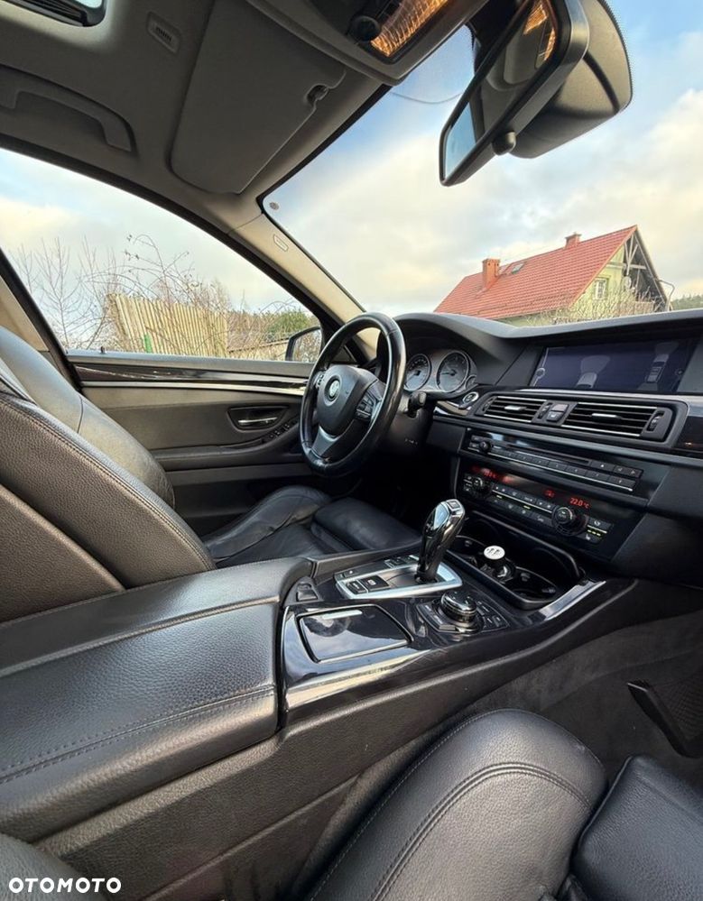 BMW Seria 5 525d xDrive Luxury Line - 6