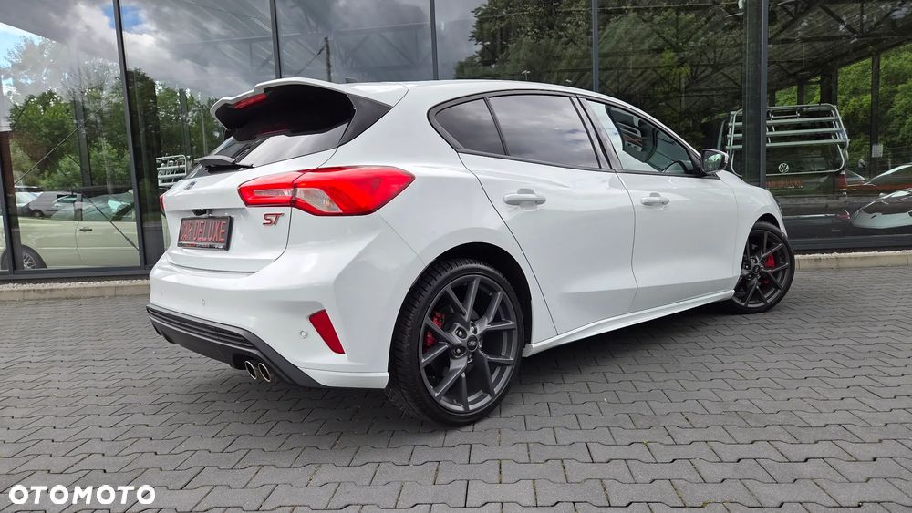 Ford Focus - 36