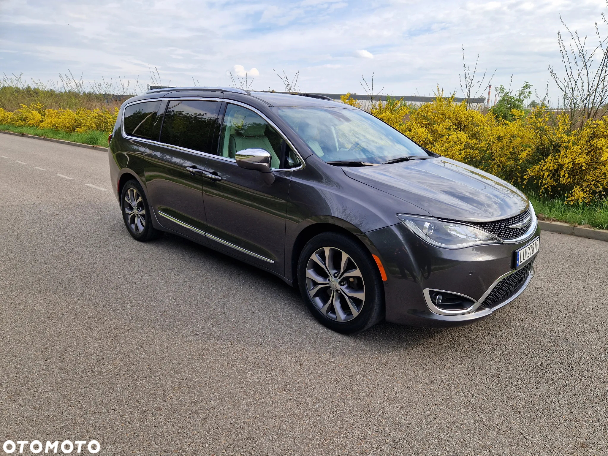 Chrysler Pacifica - 9
