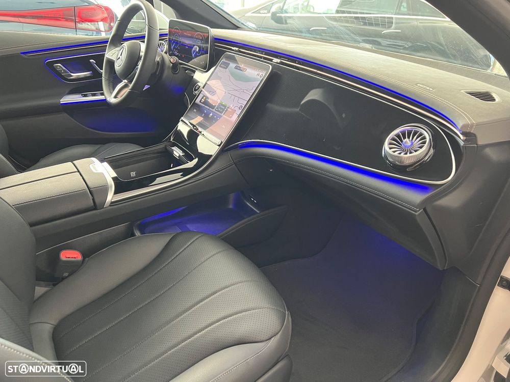 Mercedes-Benz EQE 300 Electric Art - 15