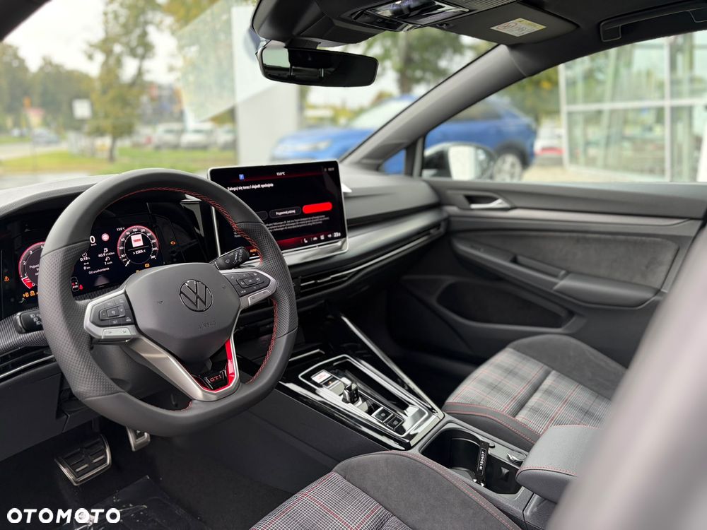 Volkswagen Golf - 10