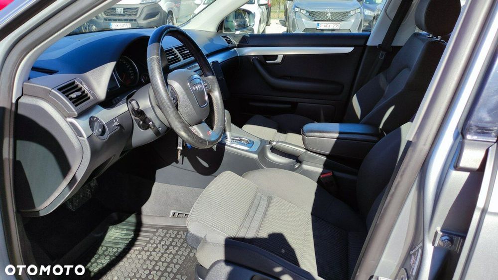 Audi A4 Limousine - 6