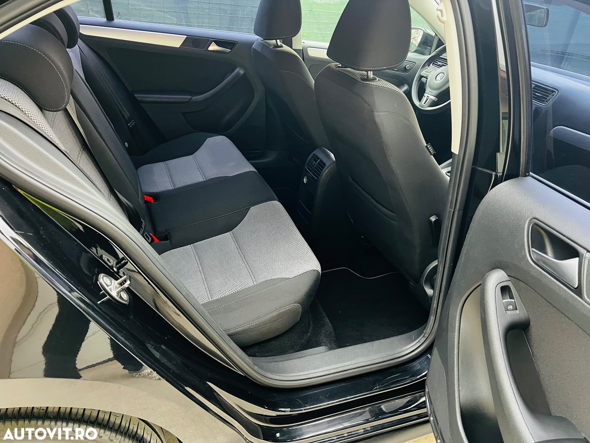 Volkswagen Jetta 1.4 Hybrid DSG Comfortline - 8